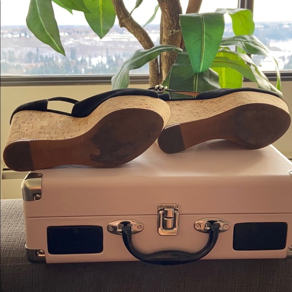 Black/tan high wedge heel - Picture 4 of 4